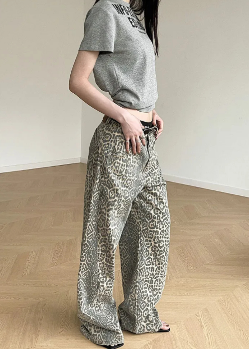 AtomicLook® Oversize Leopard Jeans