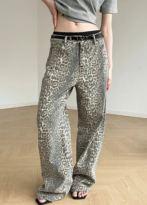 AtomicLook® Oversize Leopard Jeans