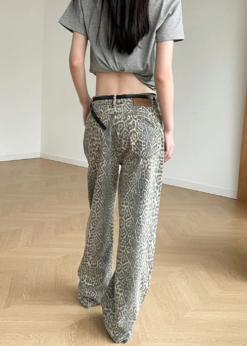 AtomicLook® Oversize Leopard Jeans